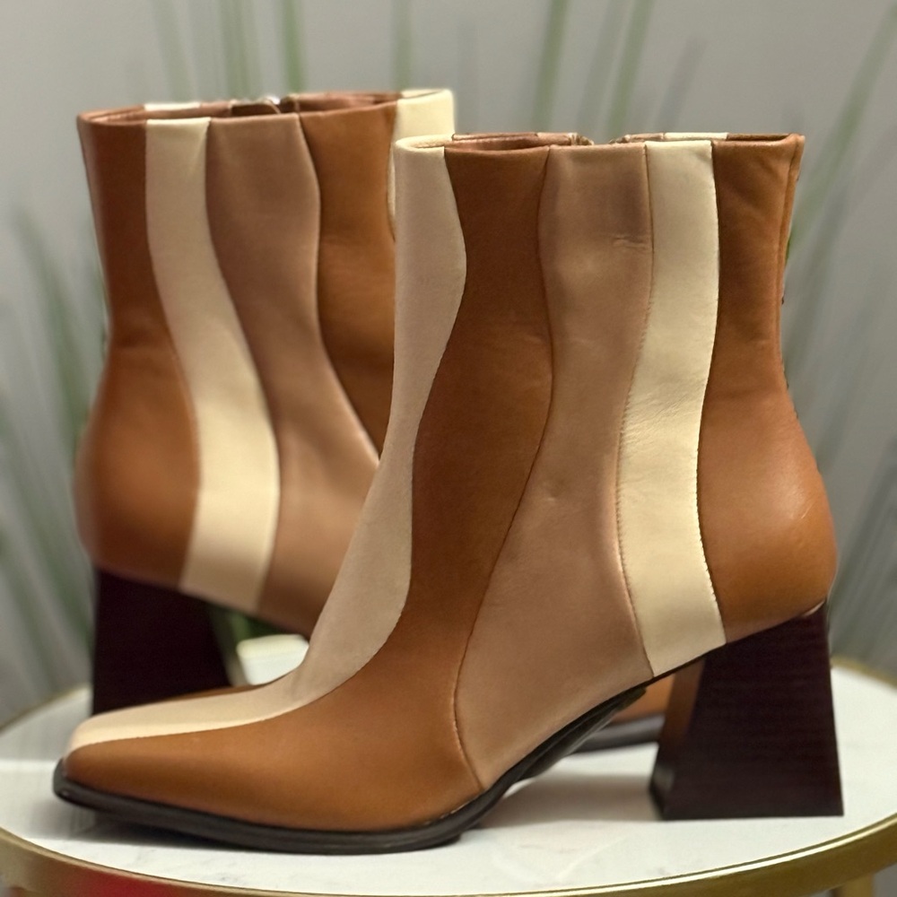 NWOT Gianni Bini Tan and Cream Women's Boots